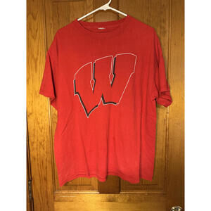 Red Wisconsin 'W' Graphic Men's Short Sleeve T-Shirt